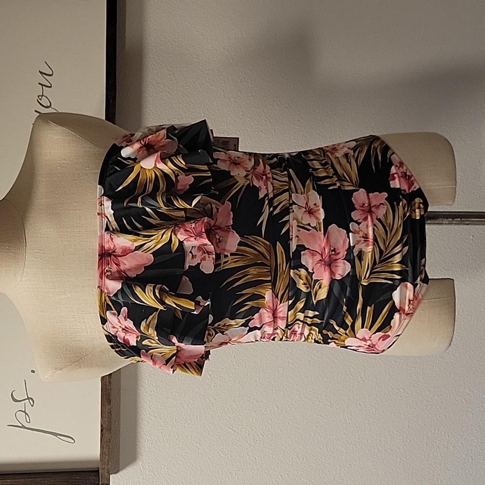 Kona Sol swimsuit, NWT